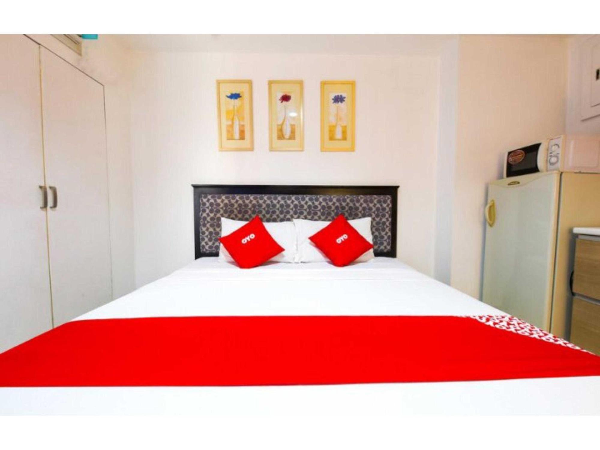 Oyo 769 Poblacion Suites Polaris Makati City Екстериор снимка