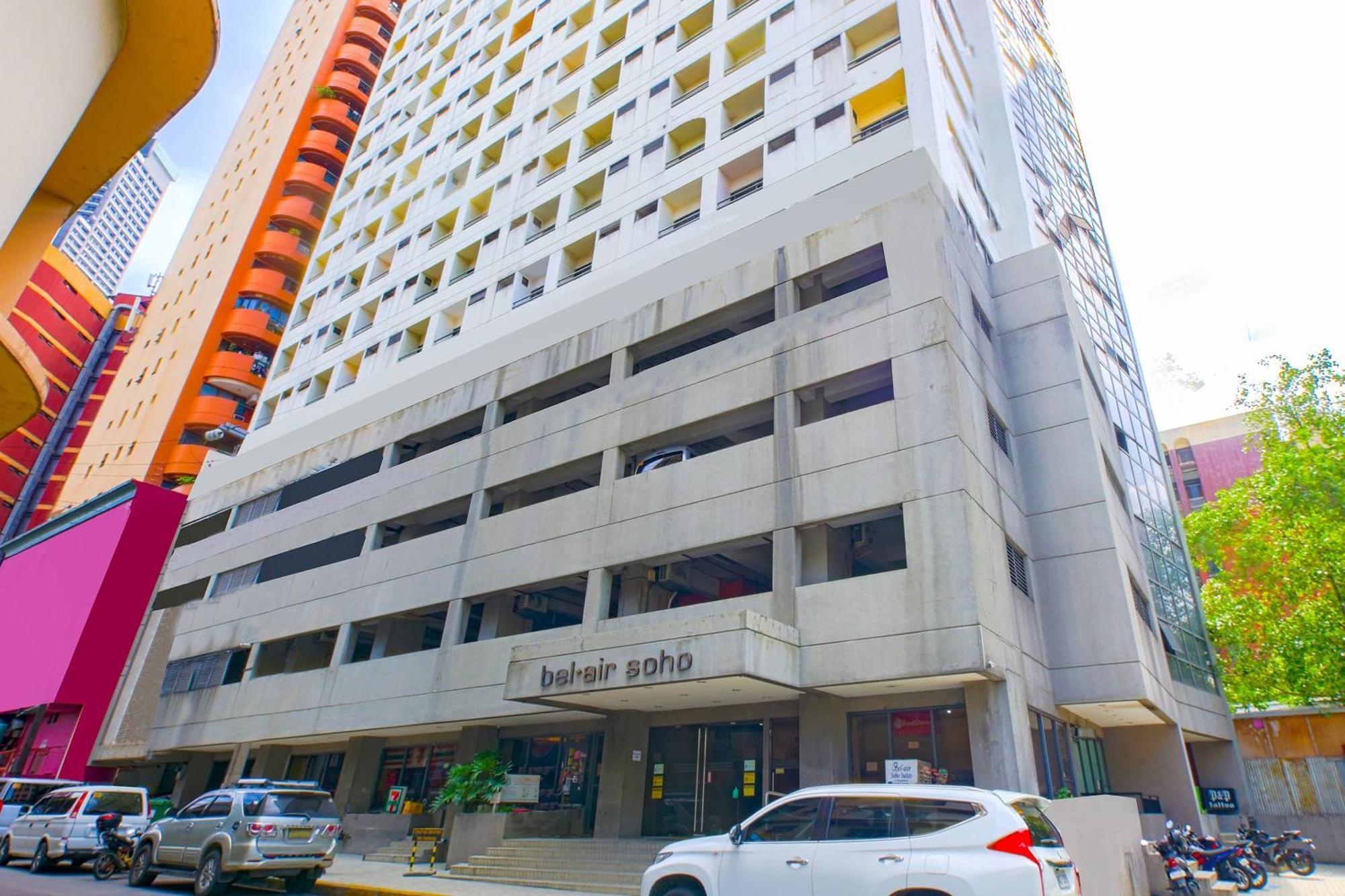 Oyo 769 Poblacion Suites Polaris Makati City Екстериор снимка